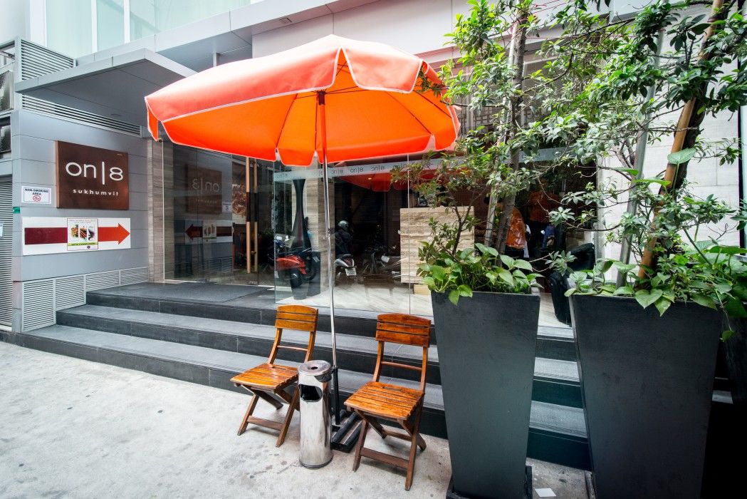 On 8 Sukhumvit Nana Bangkok By Compass Hospitality Hotel Exterior foto